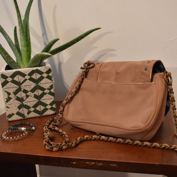 A small purse - Picture 3 of 6
